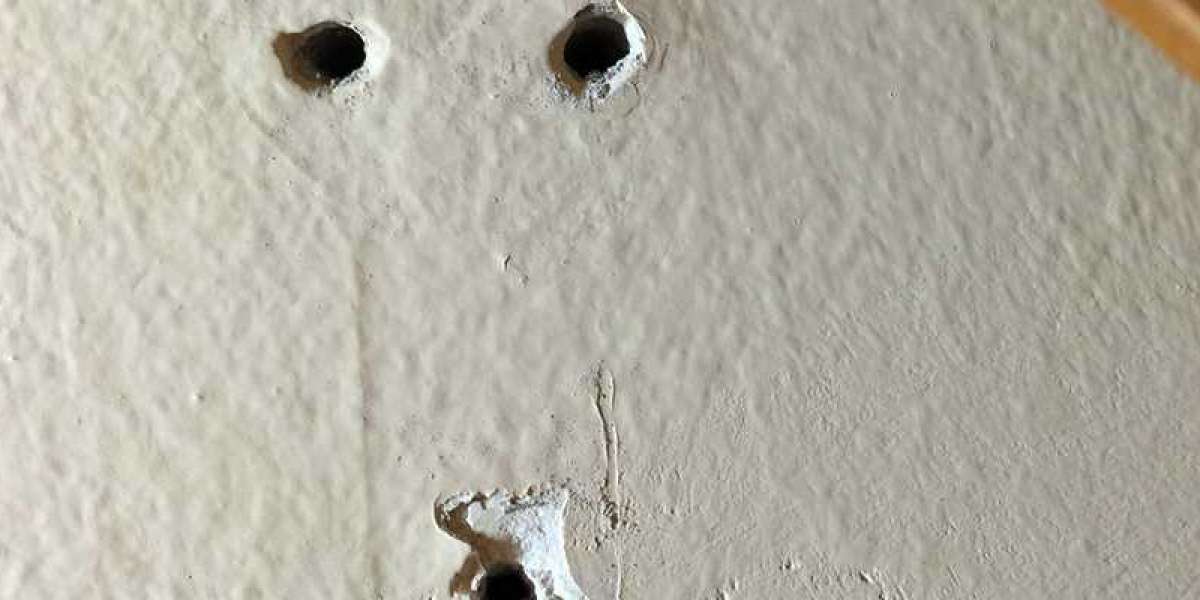 Easy Steps to Fix a Hole in Your Plaster Ceiling