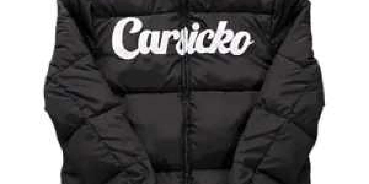 Carsicko Jacket: A Bold Statement of Style and Comfort